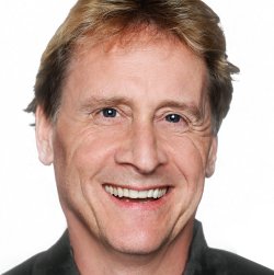 S. Leigh Savidge Author Photo