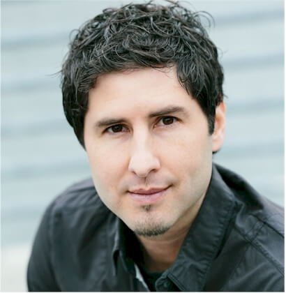 Matt De La Peña Author Photo